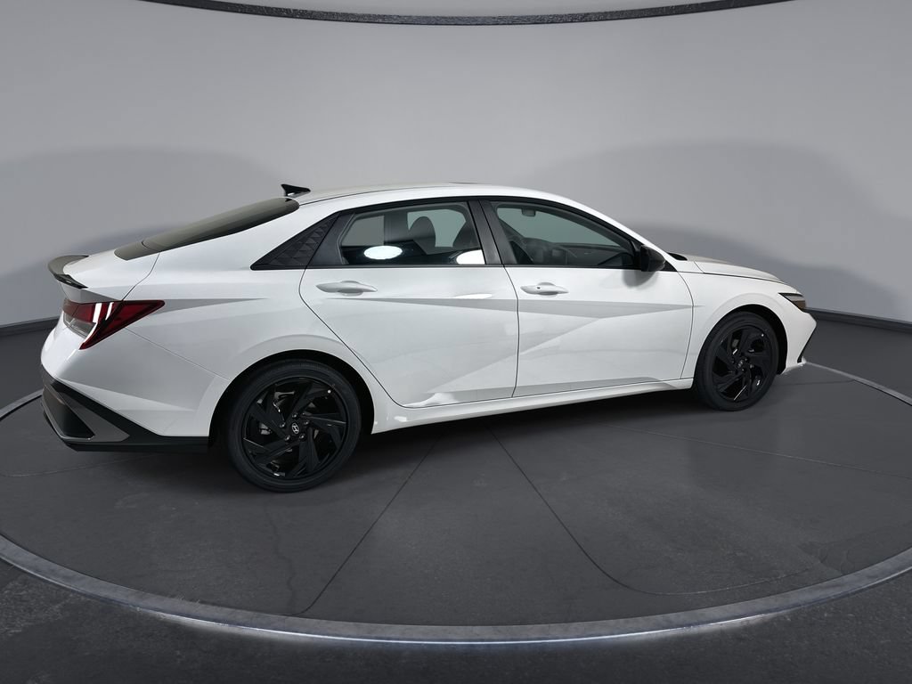 New 2026 Hyundai Elantra SEL Sport FWD image 9