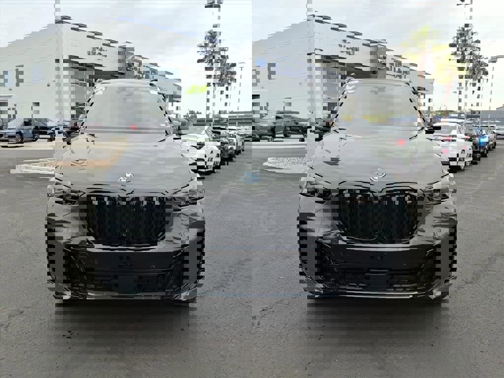 Used 2026 BMW X5 xDrive50e image 9