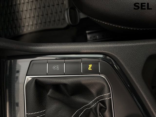 Certified 2025 Volkswagen Taos SEL image 26
