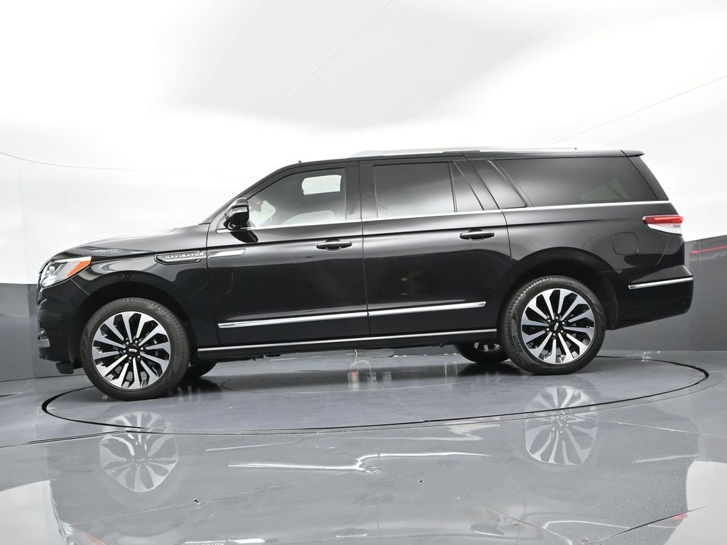 Used 2023 Lincoln Navigator L Reserve image 31