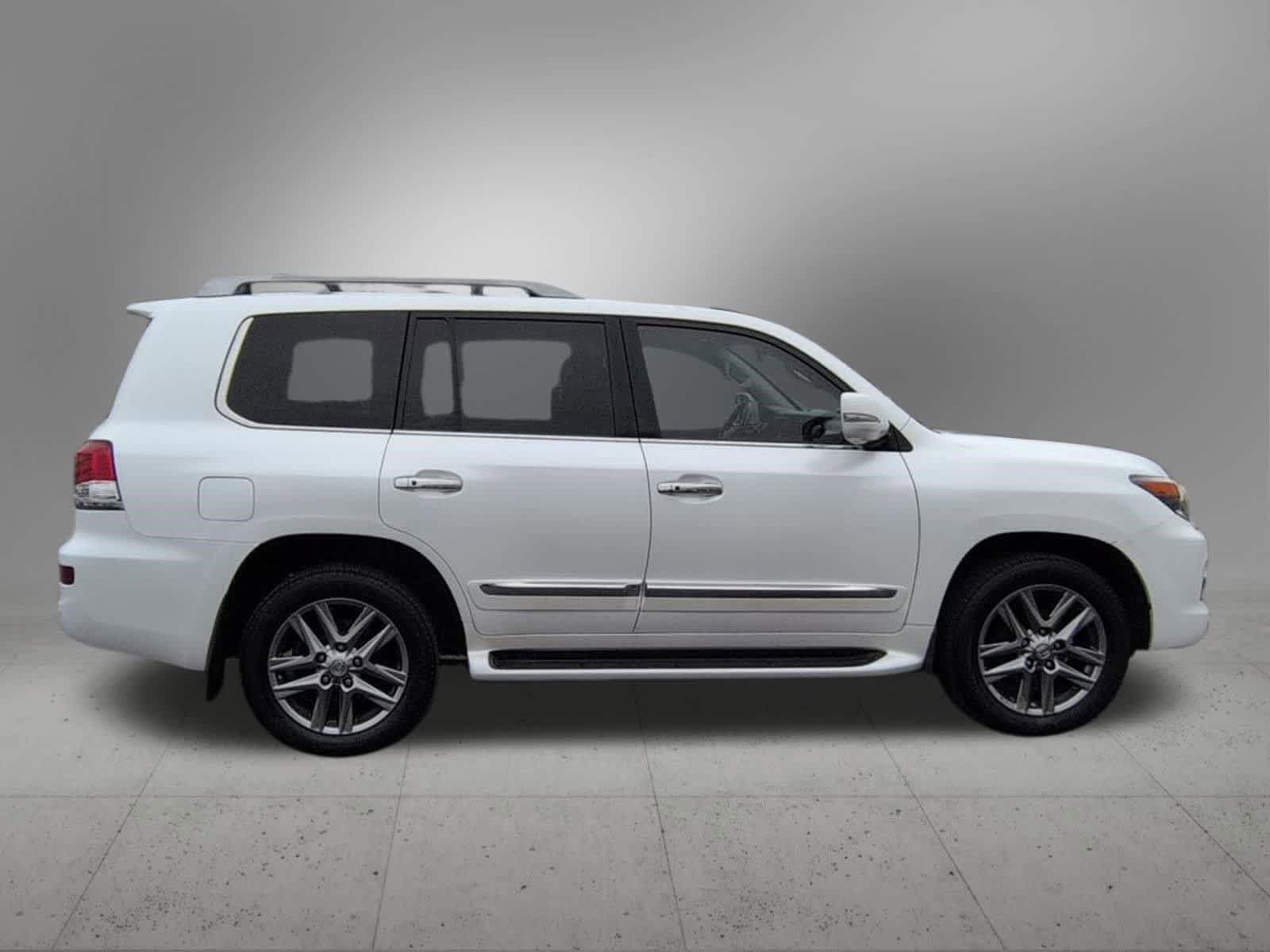 Used 2013 Lexus LX 570 4WD w/ Luxury Pkg image 7