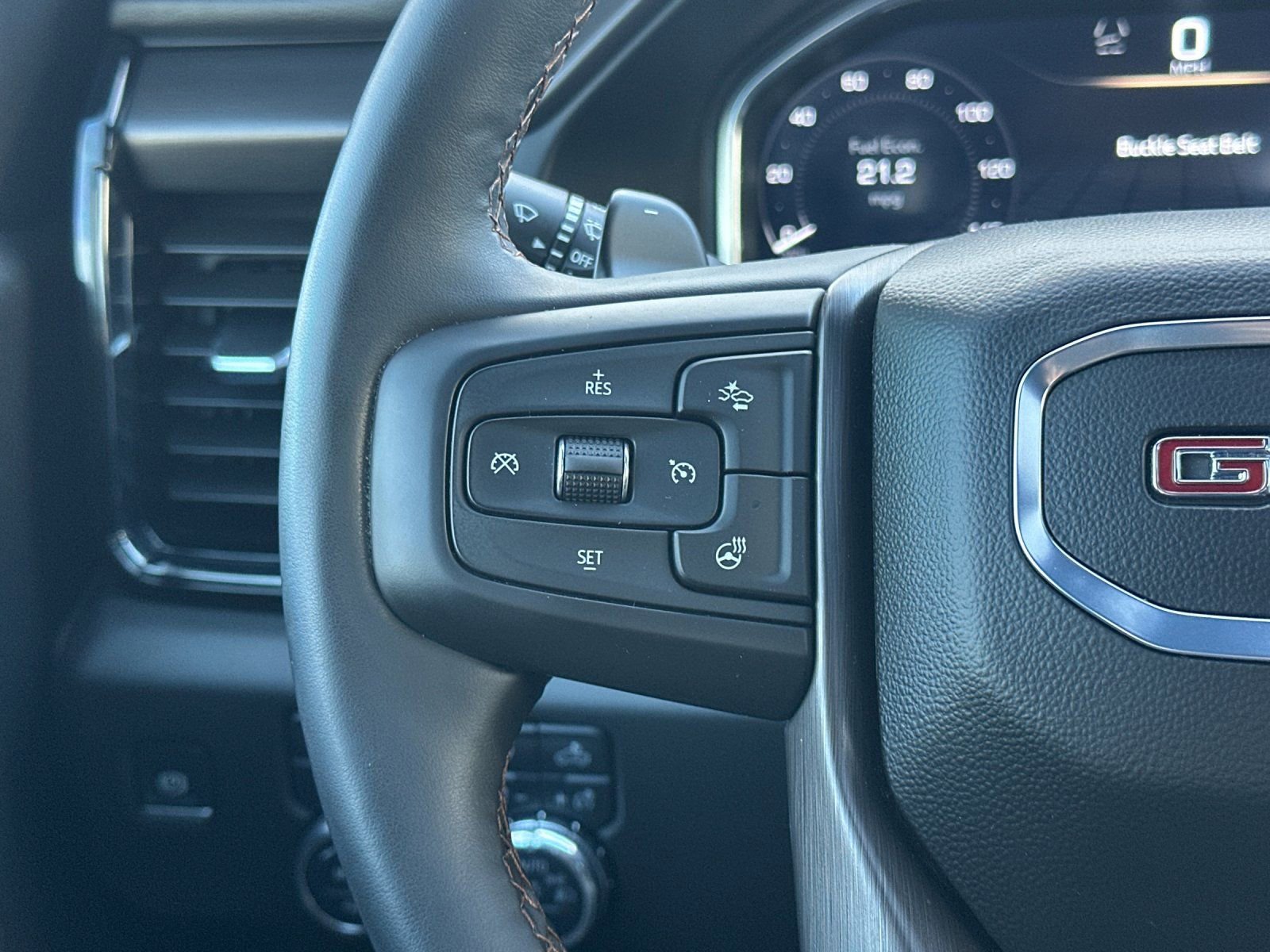 Used 2025 GMC Sierra 1500 AT4 w/ AT4 Premium Package image 28