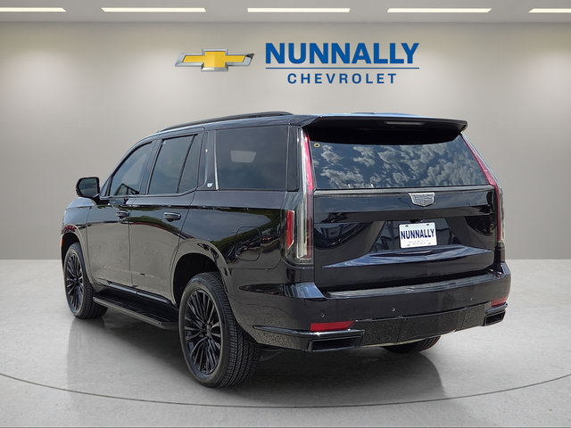 Used 2022 Cadillac Escalade Luxury w/ LPO, Illumination Package AWD/4WD image 3