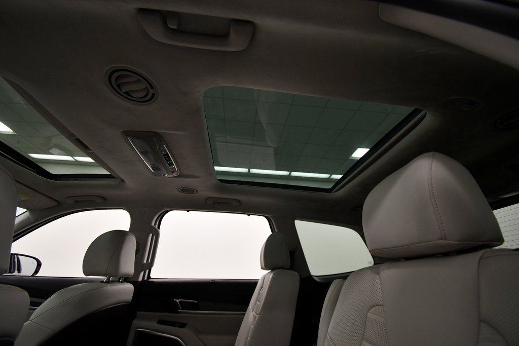 Certified 2022 Kia Telluride SX w/ SX Prestige Package image 16