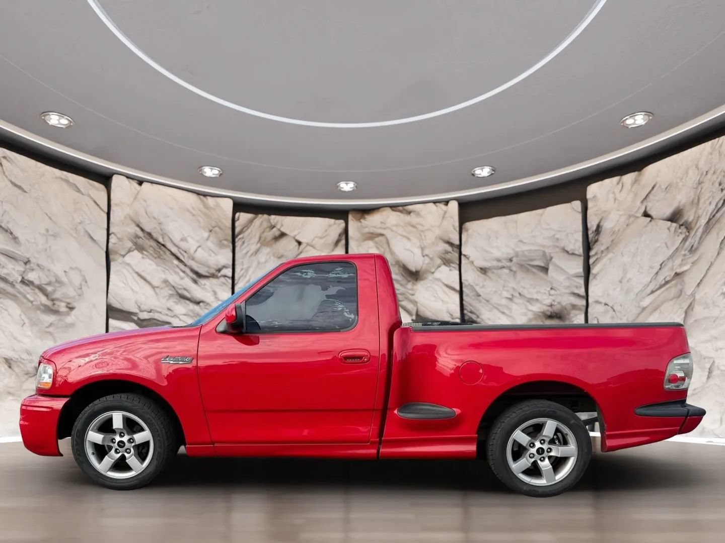Used 2002 Ford F150 Lightning RWD image 5