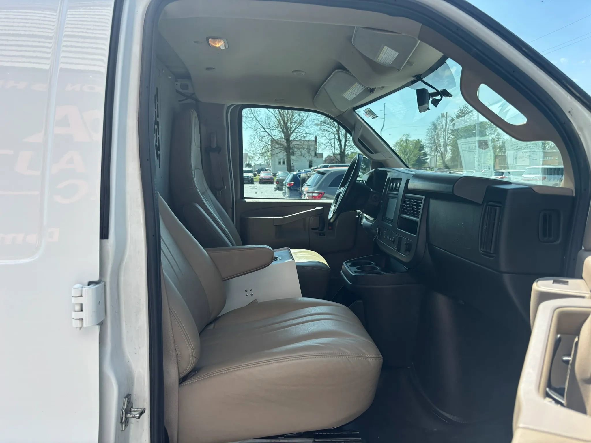 Used 2023 GMC Savana 2500 w/ Driver Convenience Package RWD image 18
