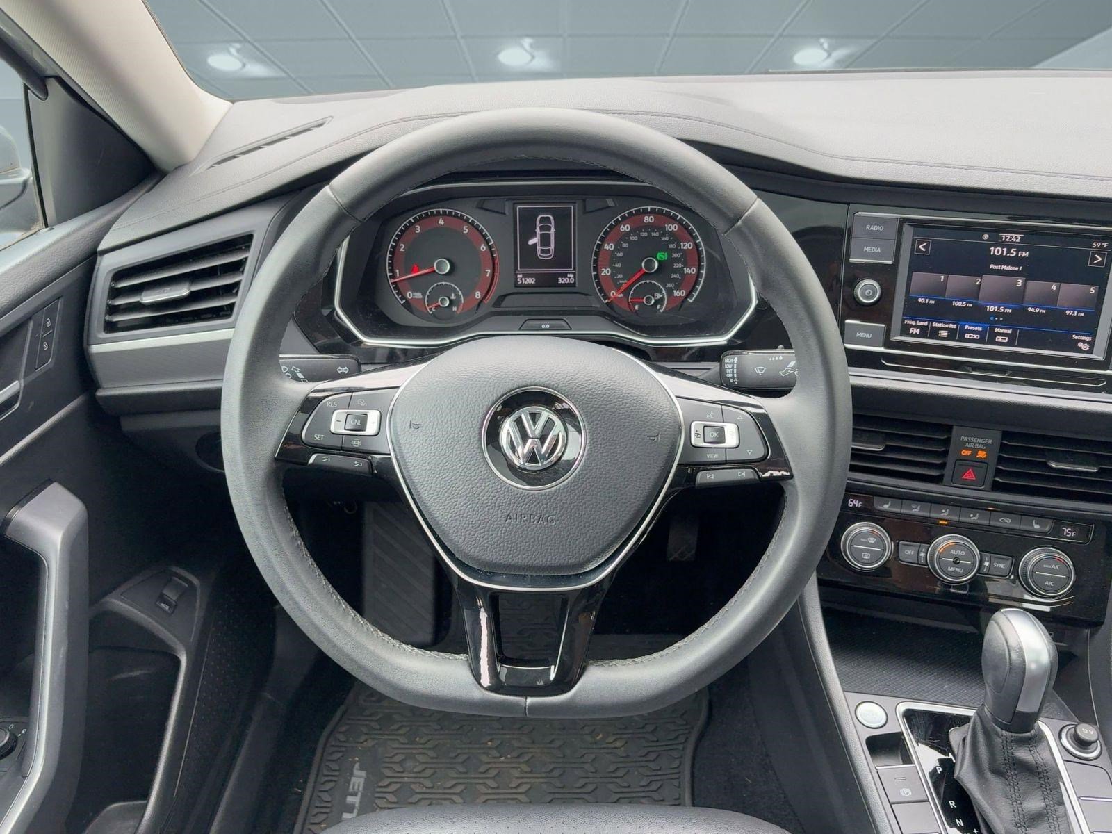 Used 2020 Volkswagen Jetta SE image 16