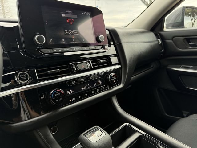 Used 2024 Nissan Pathfinder SV image 14