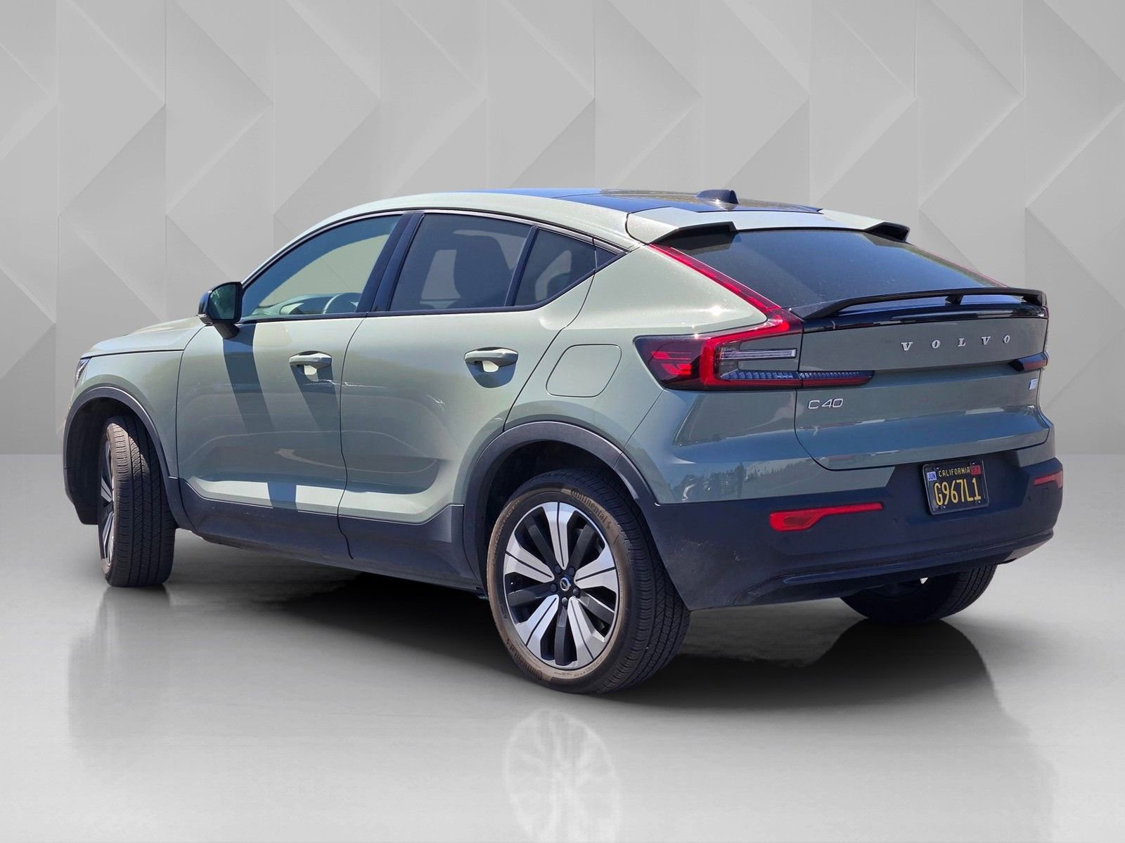 Used 2023 Volvo C40 P8 Recharge Plus AWD/4WD image 4