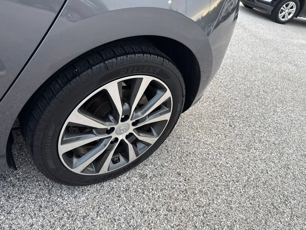 Used 2018 Hyundai Elantra GT w/ Style Package 02 FWD image 28