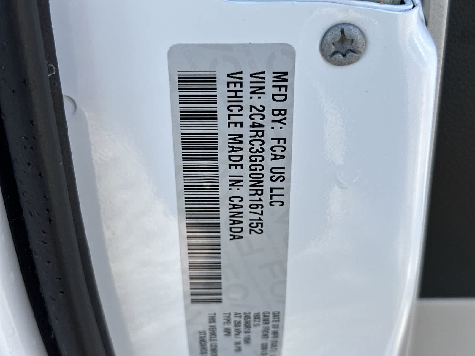Used 2022 Chrysler Pacifica Limited w/ Uconnect Theater Family Group AWD/4WD image 23
