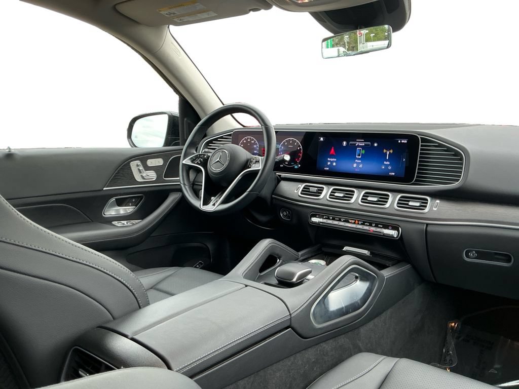Used 2024 Mercedes-Benz GLE 350 4MATIC w/ AMG Line Exterior image 19