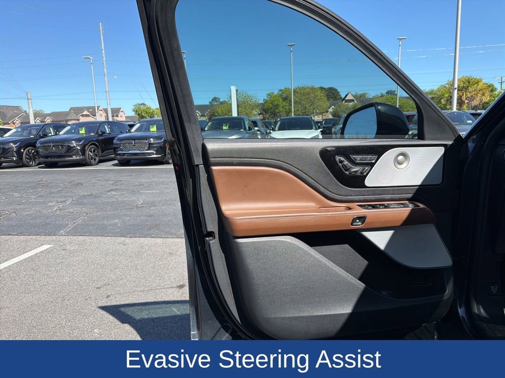 Used 2023 Lincoln Aviator Grand Touring w/ Equipment Group 301A AWD/4WD image 8