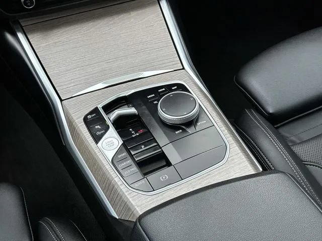 Used 2025 BMW 330i xDrive Sedan AWD/4WD image 18