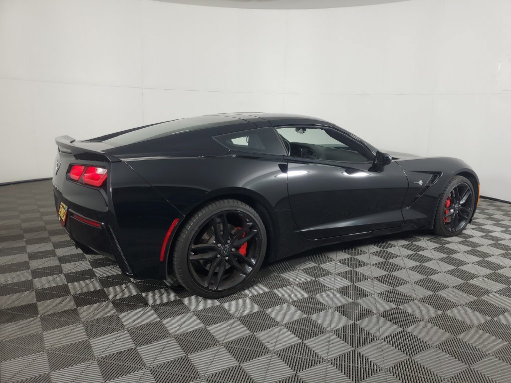 Used 2016 Chevrolet Corvette Stingray Coupe RWD image 4