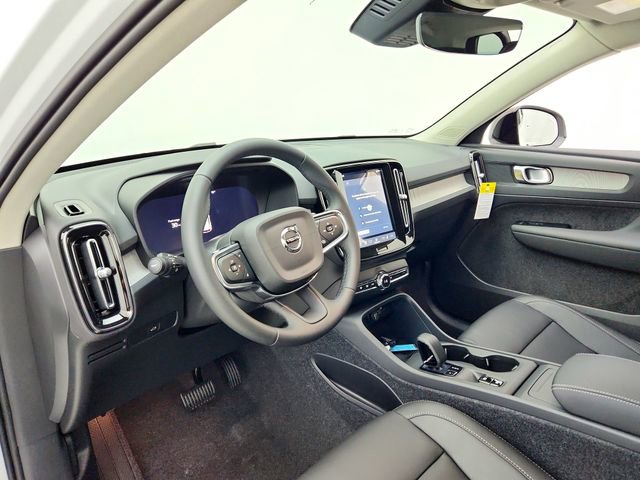 New 2026 Volvo XC40 B5 Core w/ Climate Package image 20
