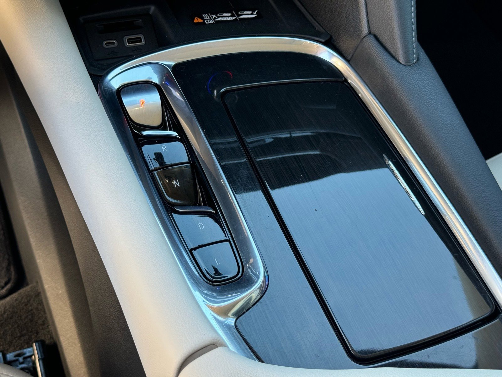 Used 2023 Buick Enclave Essence w/ Experience Buick Package image 29