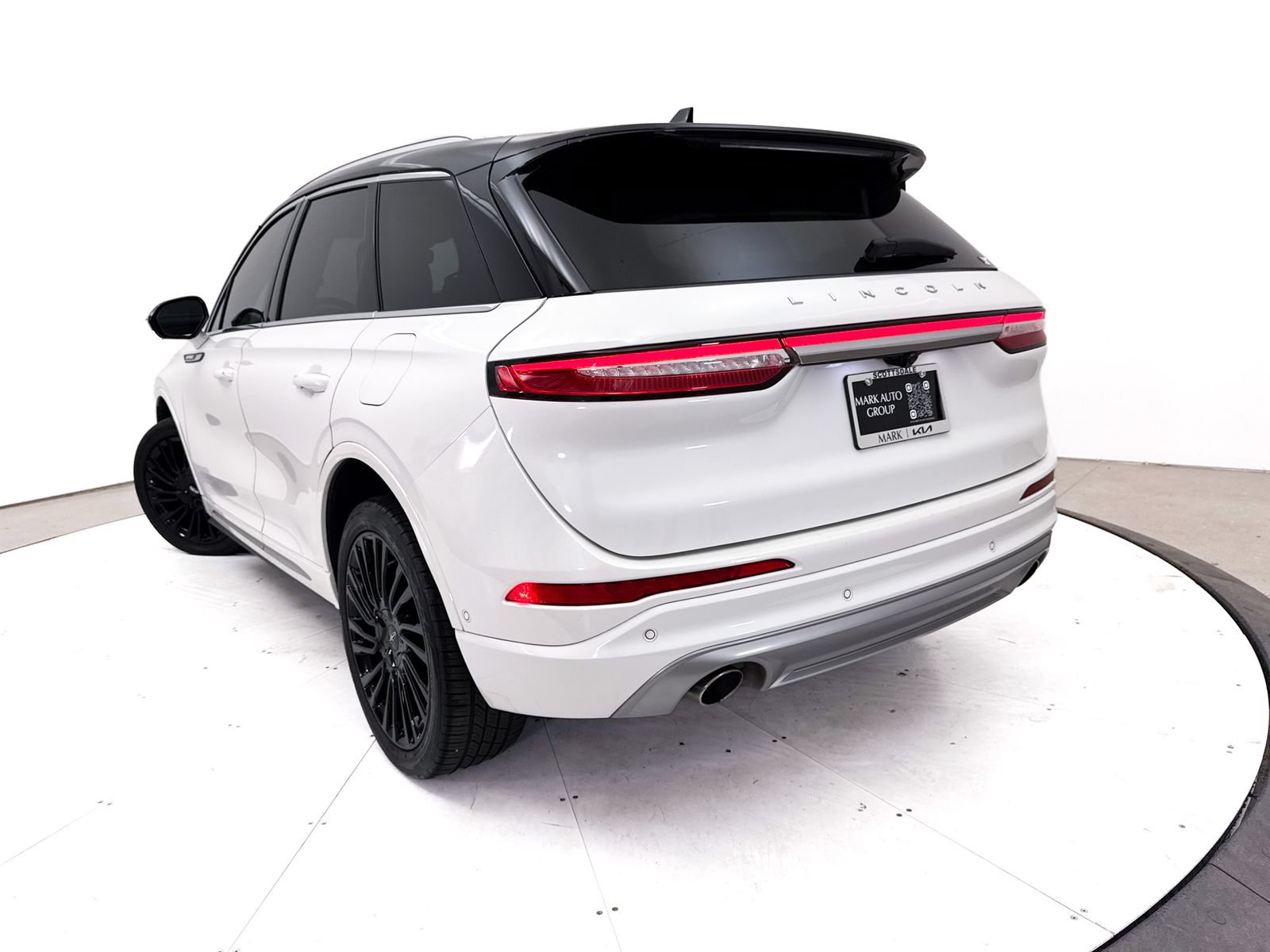 Used 2020 Lincoln Corsair Reserve AWD/4WD image 9