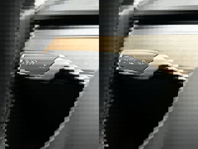 Used 2021 Tesla Model 3 Standard Range image 22