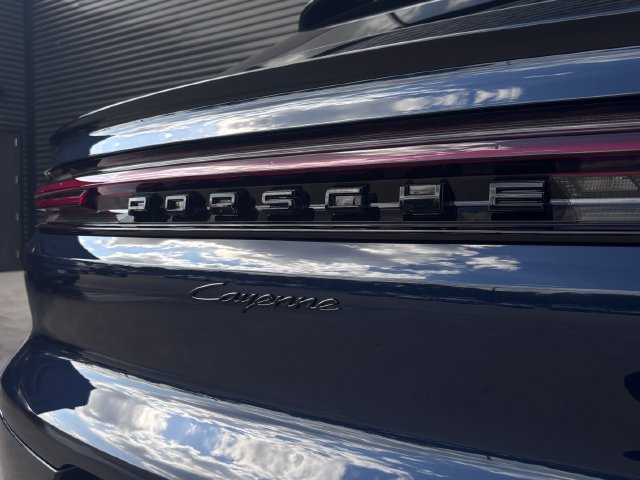 New 2026 Porsche Cayenne Coupe AWD/4WD image 29