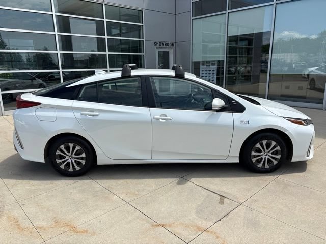 Used 2022 Toyota Prius Prime XLE FWD image 8
