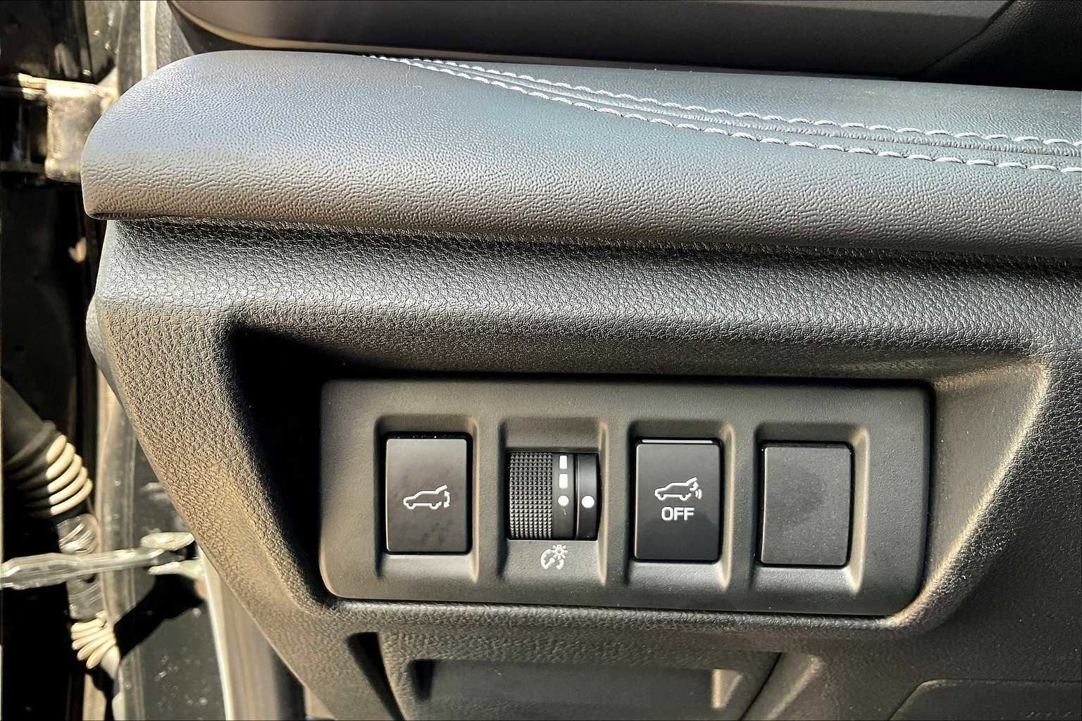 Used 2020 Subaru Outback Limited AWD/4WD image 33