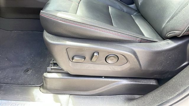 Used 2025 Chevrolet Suburban RST w/ Comfort Package AWD/4WD image 28