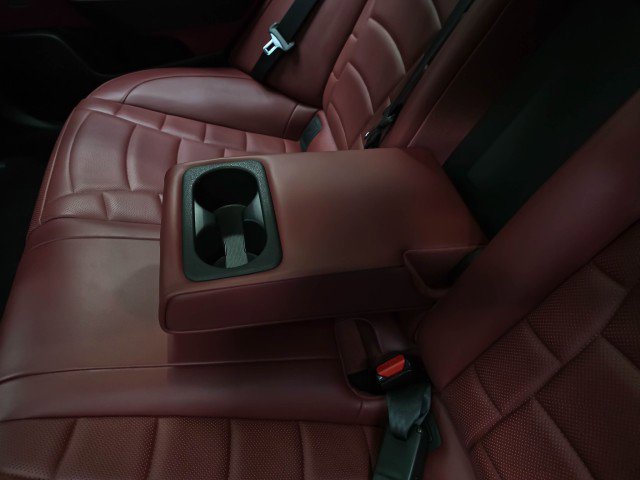 Used 2022 Kia Stinger GT2 image 19
