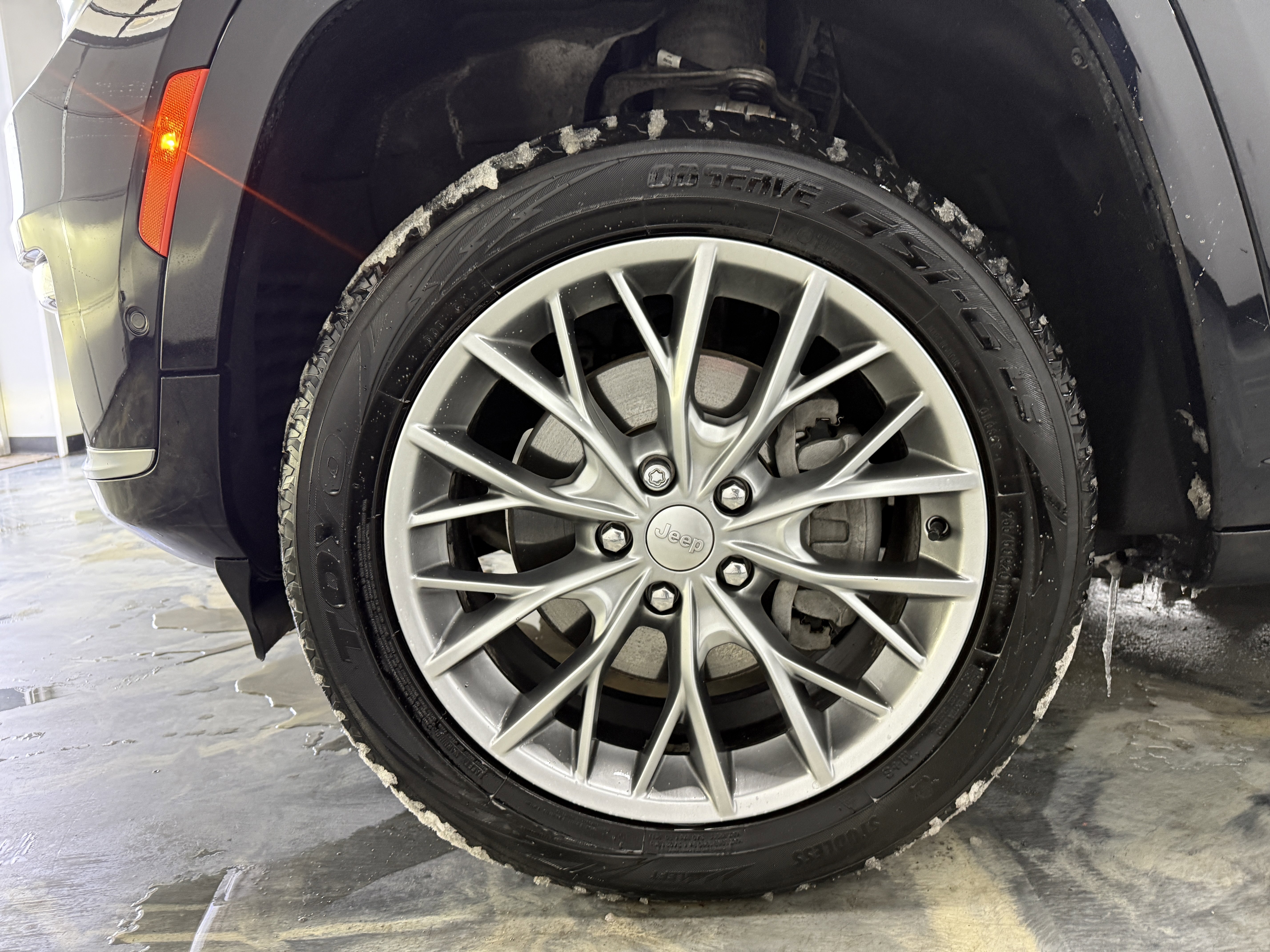 Used 2022 Jeep Grand Cherokee L Summit w/ Luxury Tech Group V image 29