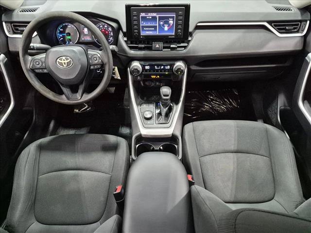 Used 2020 Toyota RAV4 LE AWD/4WD image 17