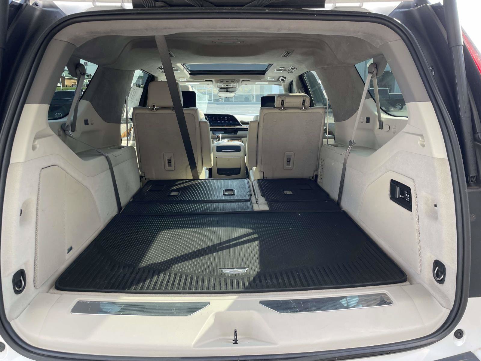Certified 2024 Cadillac Escalade ESV Premium Luxury Platinum w/ LPO, Floor Liner Package AWD/4WD image 10