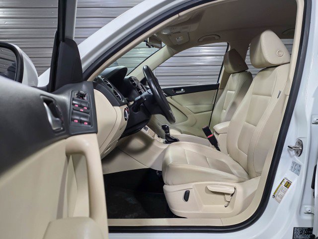 Used 2017 Volkswagen Tiguan S image 13
