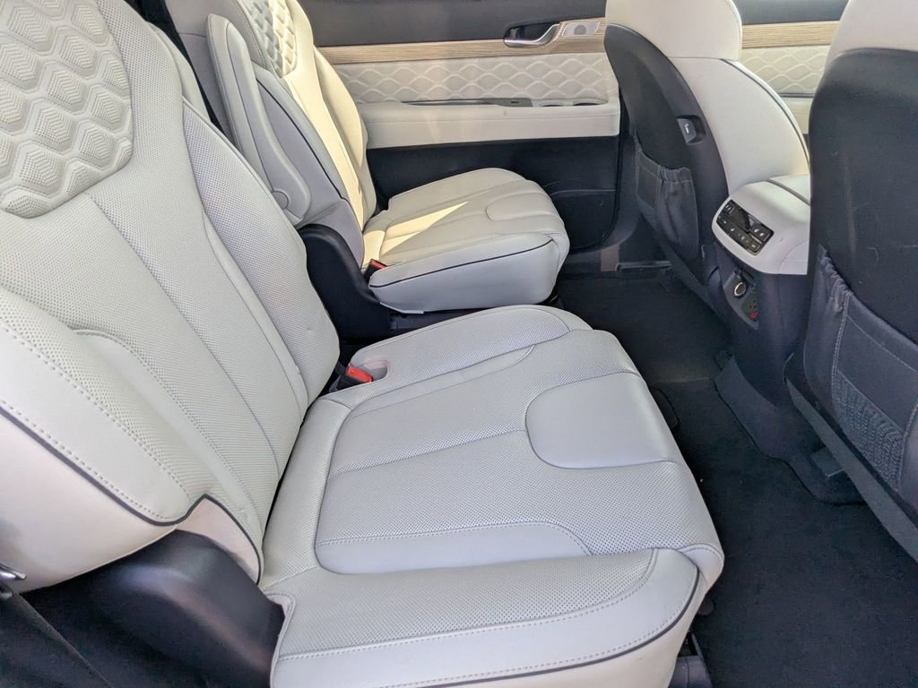 Used 2022 Hyundai Palisade Calligraphy image 19