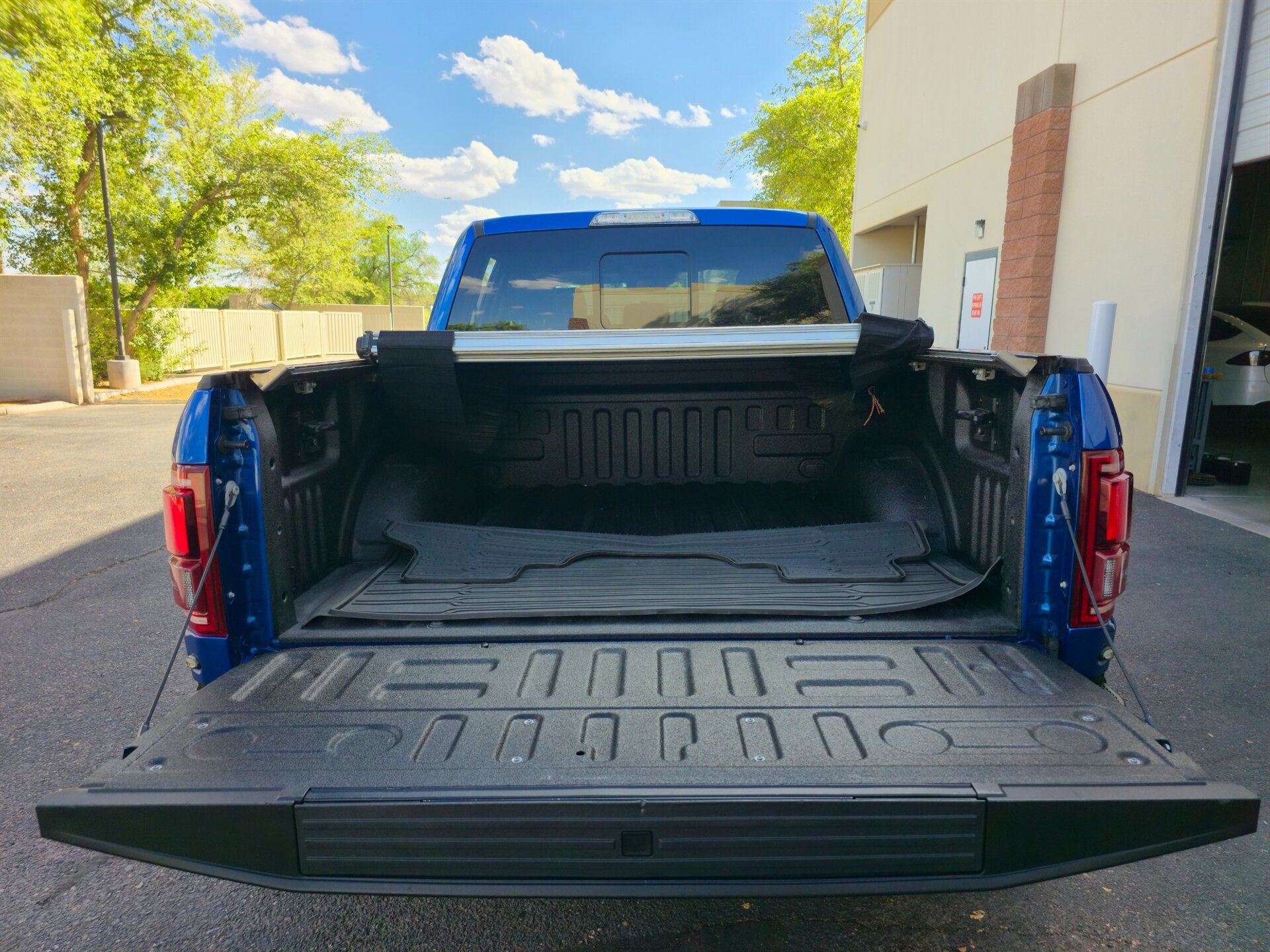 Used 2017 Ford F150 Raptor w/ Equipment Group 802A Luxury AWD/4WD image 39