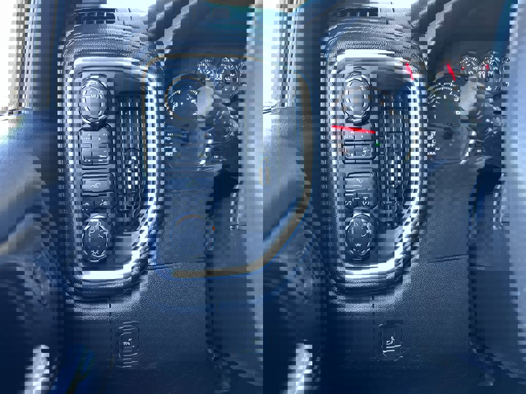 Used 2021 Chevrolet Silverado 1500 LT image 22