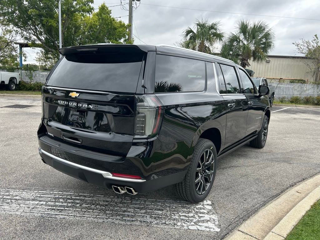 New 2026 Chevrolet Suburban High Country image 3