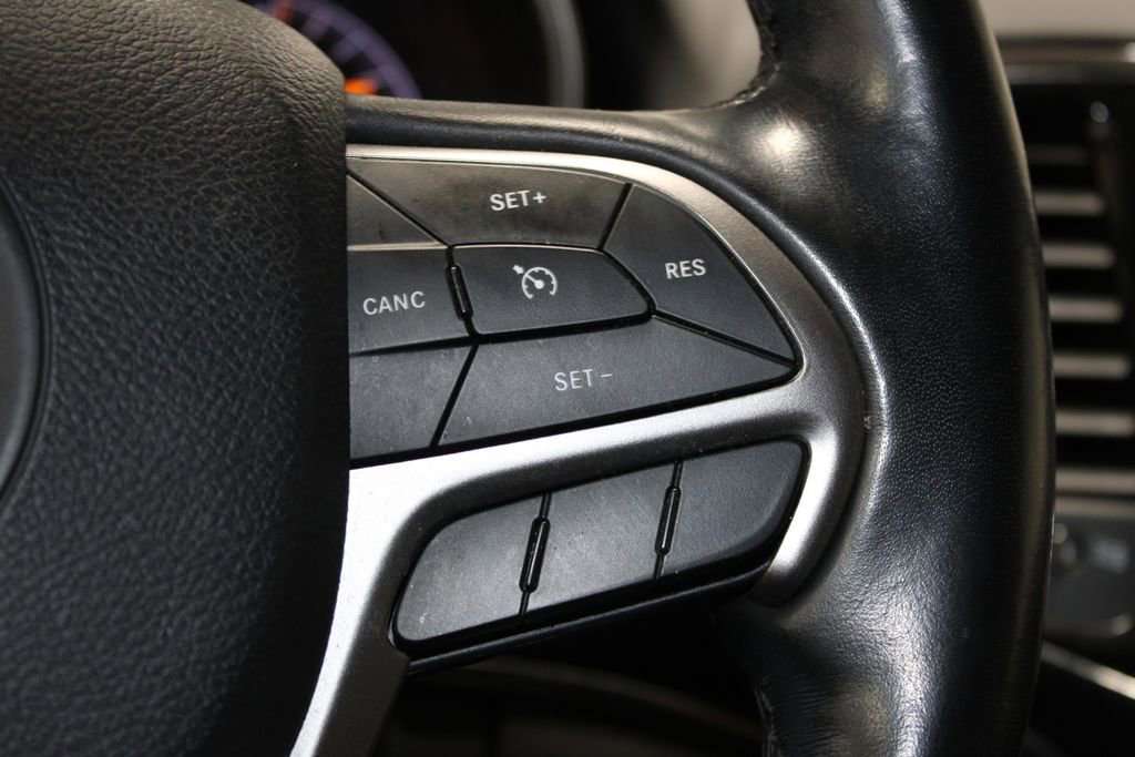 Used 2021 Jeep Grand Cherokee Limited w/ Luxury Group II image 40