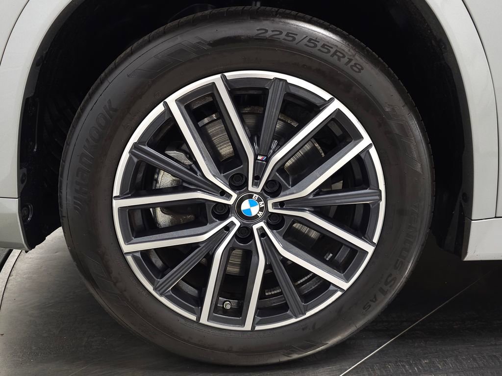 Used 2023 BMW X1 xDrive28i w/ M Sport Package AWD/4WD image 14