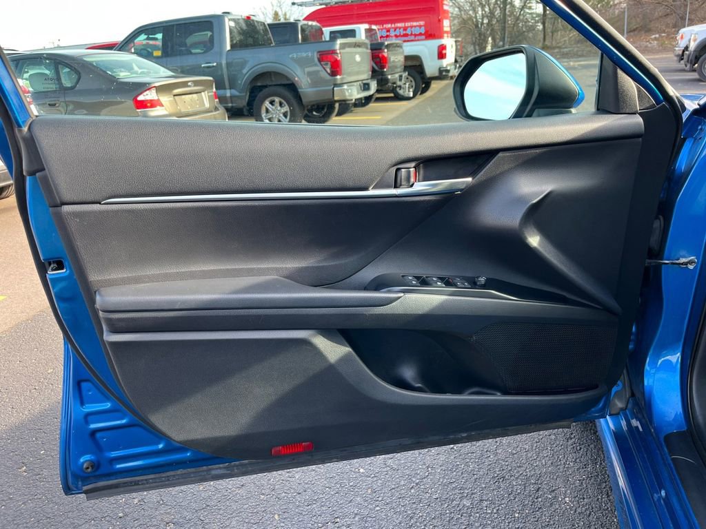 Used 2020 Toyota Camry SE image 17