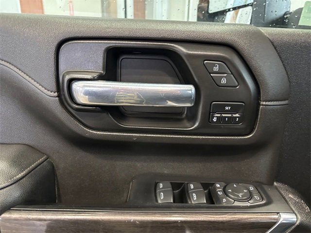 Used 2022 Chevrolet Silverado 2500 LTZ w/ LTZ Convenience Package image 16