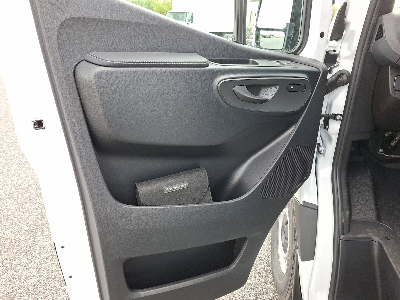 Used 2026 Mercedes-Benz Sprinter 2500 image 11