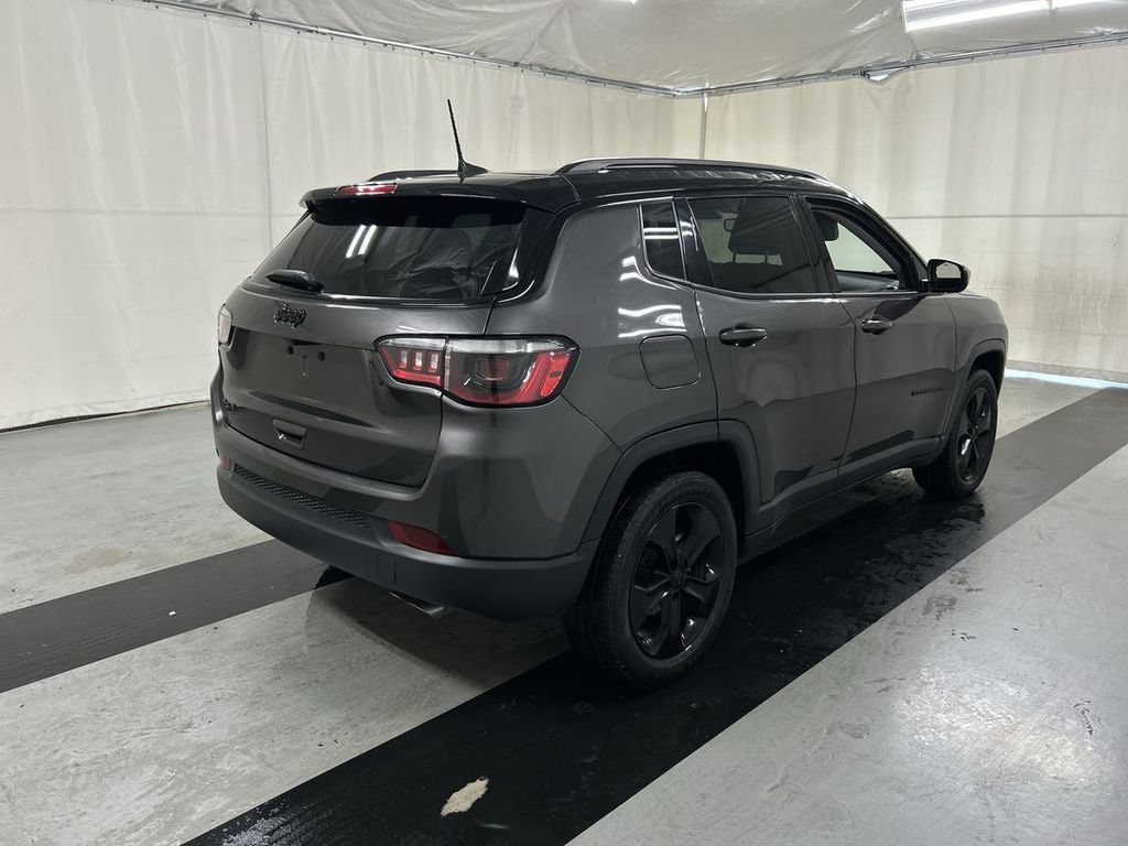 Used 2021 Jeep Compass Latitude w/ Sun and Sound Group AWD/4WD image 2