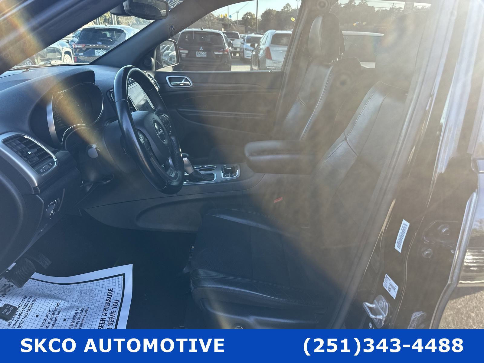 Used 2022 Jeep Grand Cherokee Laredo X image 11