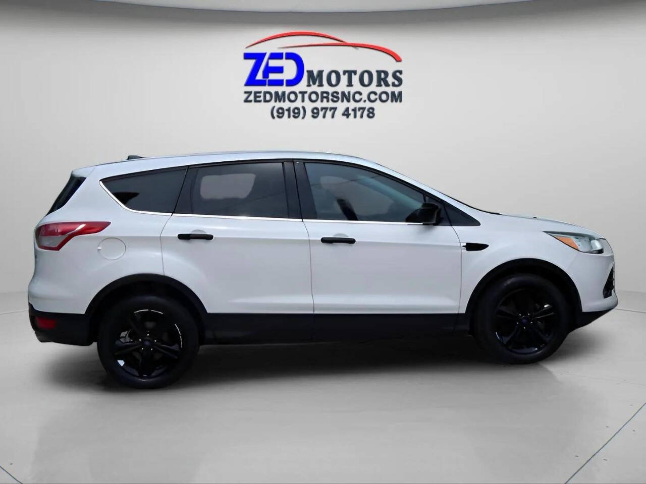 Used 2016 Ford Escape SE AWD/4WD image 2
