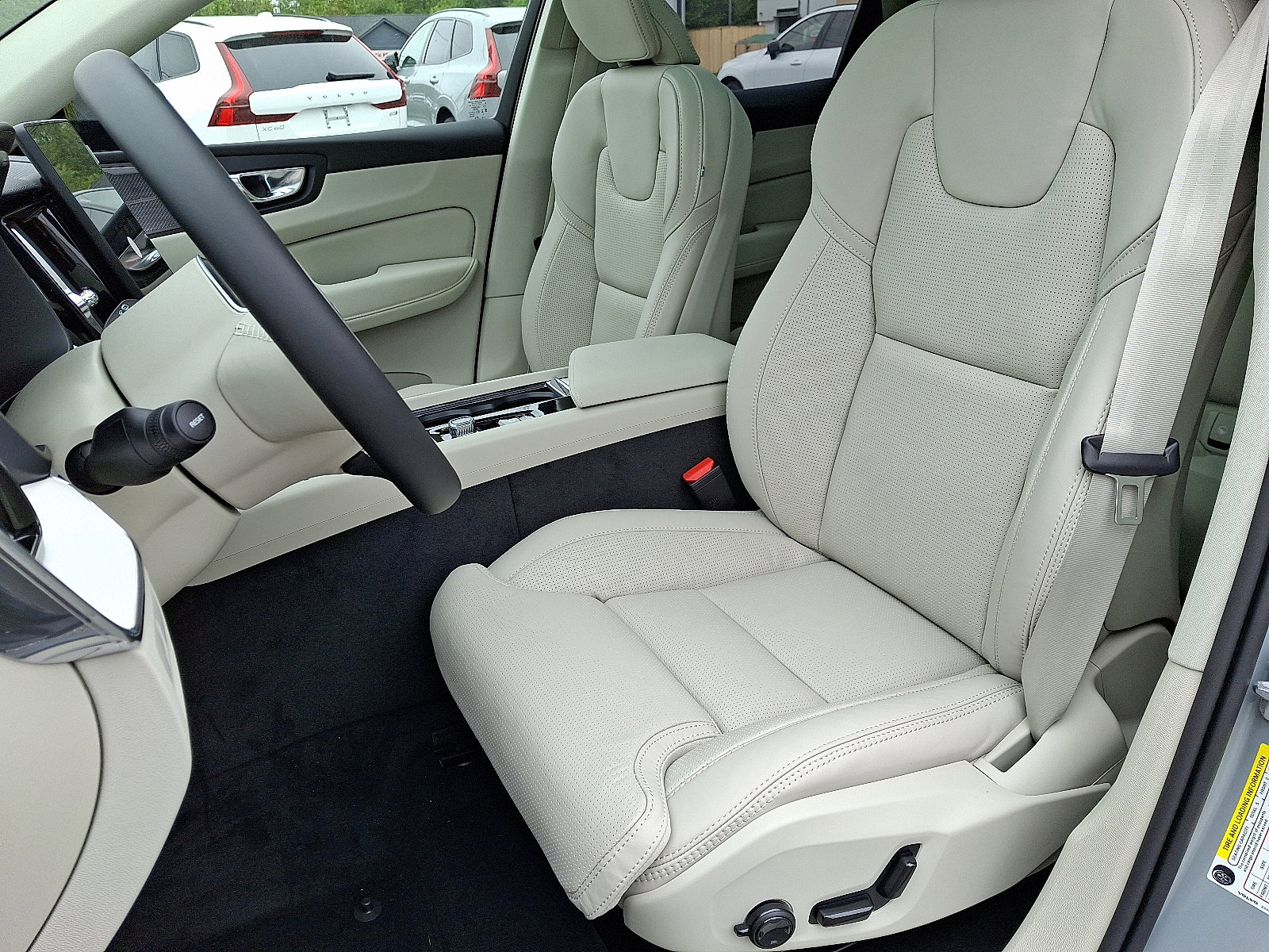 New 2026 Volvo XC60 B5 Ultra w/ Protection Package Premier image 8
