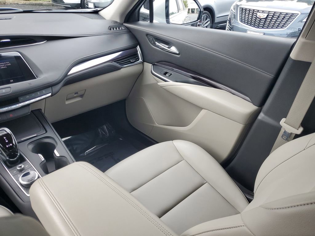 Used 2021 Cadillac XT4 Luxury image 18