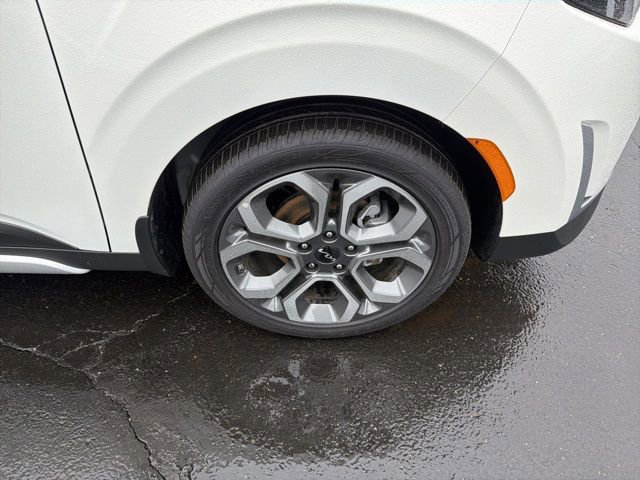 Used 2025 Kia Soul EX image 13