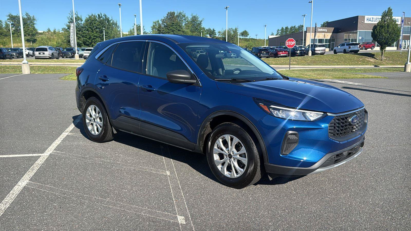 Used 2023 Ford Escape Active AWD/4WD image 2