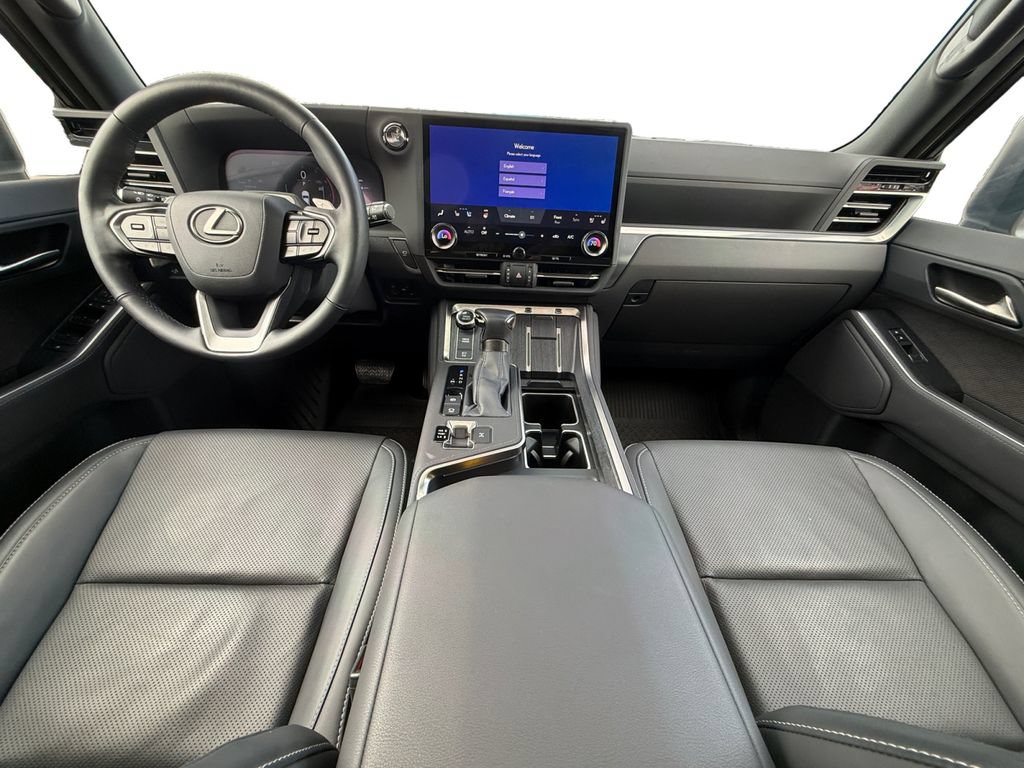 Used 2024 Lexus GX 550 w/ Accessory Package (Z1) AWD/4WD image 15