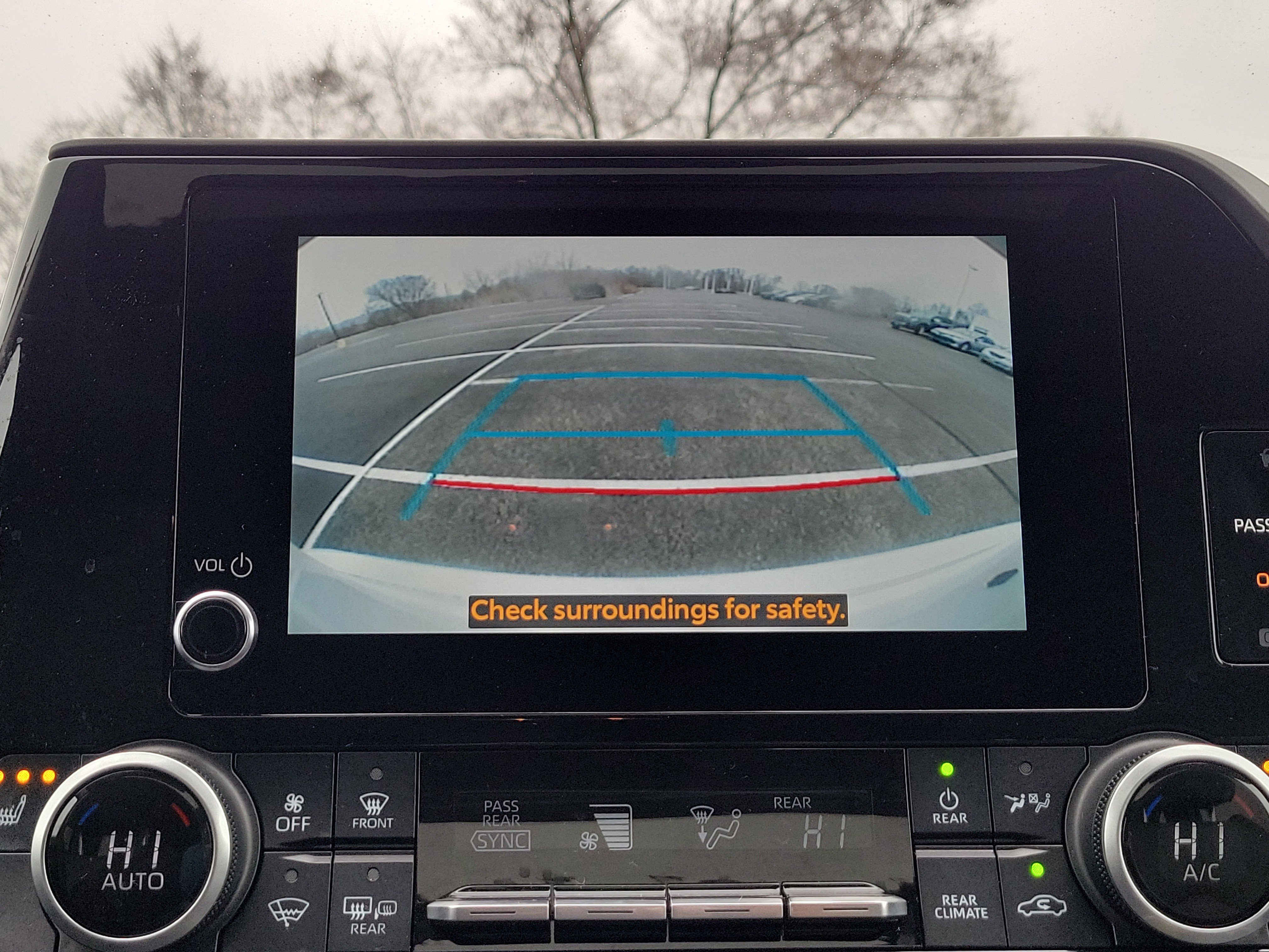 Used 2024 Toyota Highlander XLE image 30